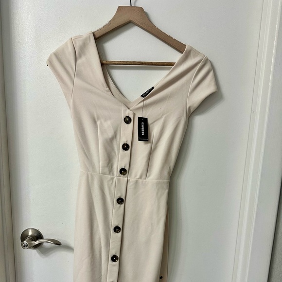 Express midi, knee length form fitting cream brand new tags boutique XS - Picture 2 of 6